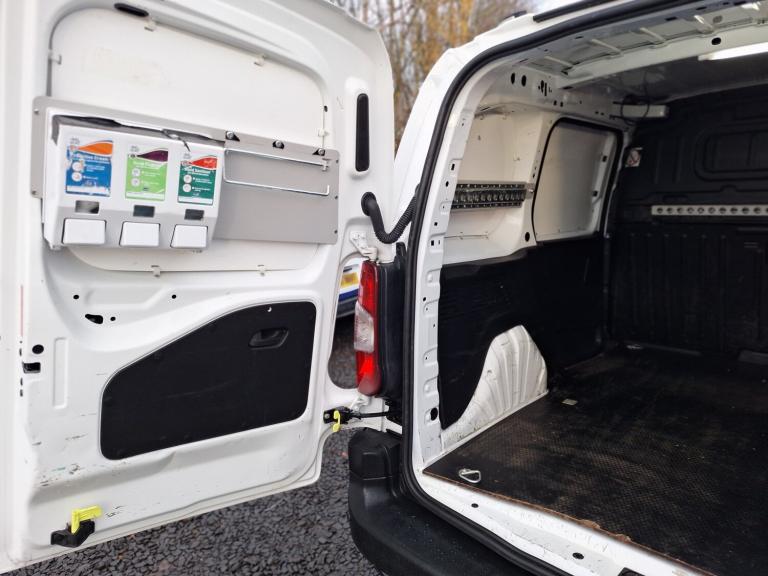 VAUXHALL COMBO 1.6 Turbo D 2300 Edition White Manual Diesel 2019