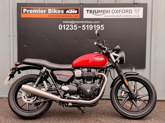 Stunning One Owner 2020/70 Triumph Street Twin Motorcycle 
