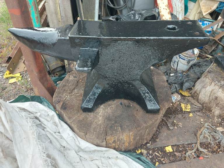 Large anvil on stump