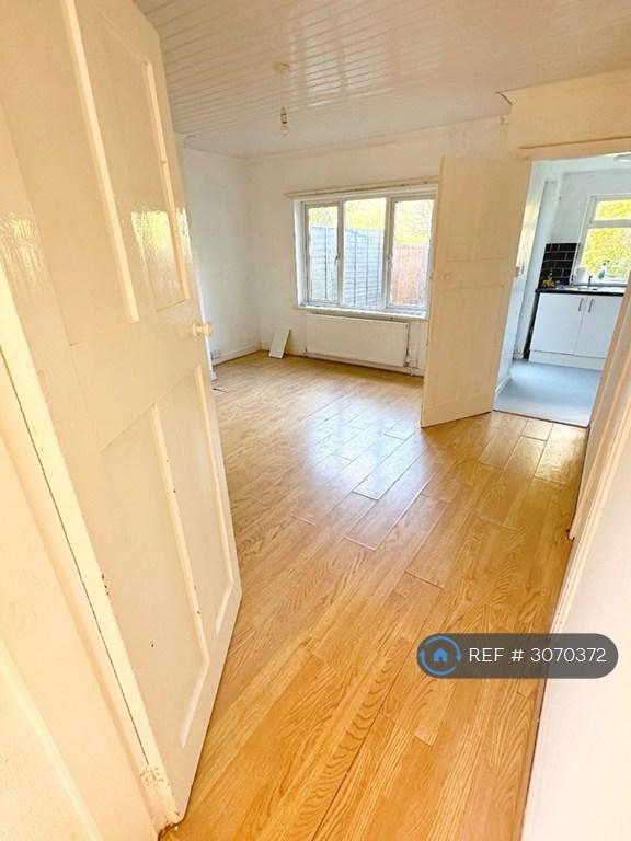 3 bedroom house in Staple Hall Road, Birmingham, B31 (3 bed) (#3070372)