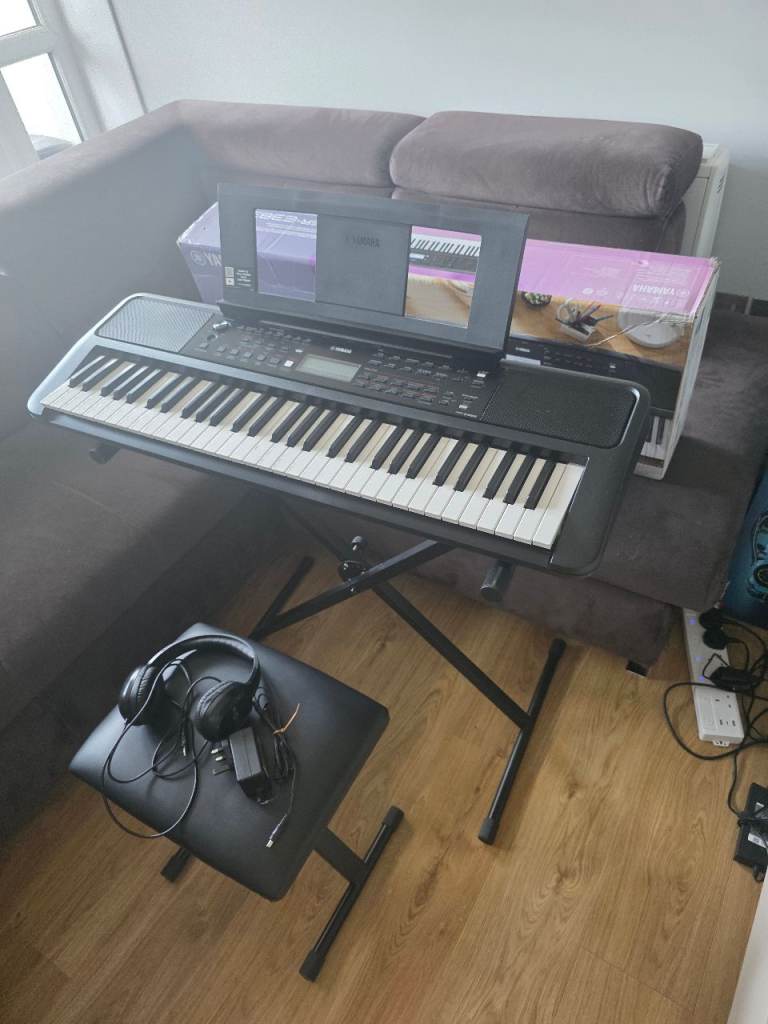Yamaha PSR-E383 Portable Keyboard