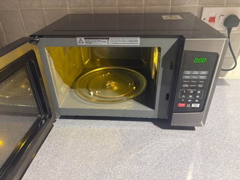 Toshiba 800w 23L Microwave Oven