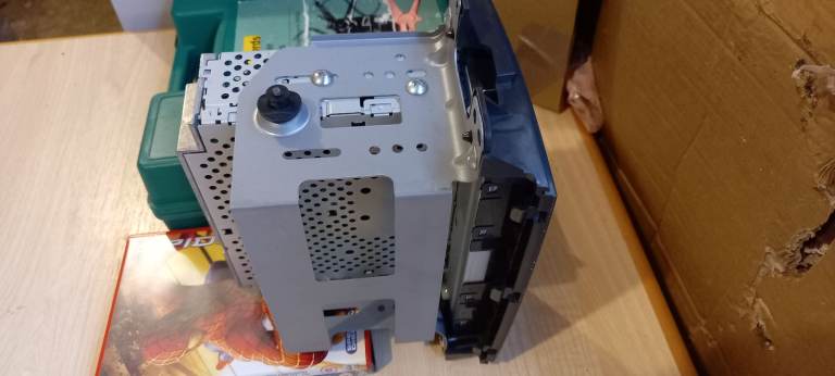 Panasonic Cd + radio car stereo with facia and mount