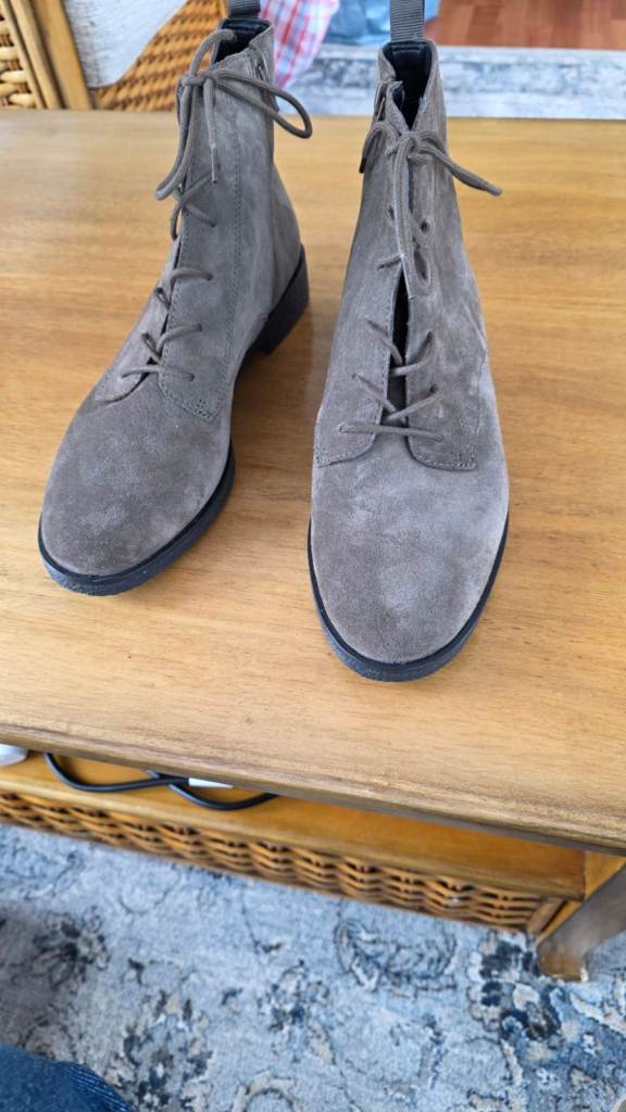 Suede Lace-Up Ankle Boots by Clarks– Grey, "As Good As New" size 6.5