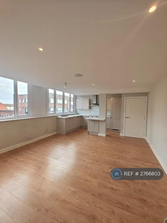 2 bedroom flat in St. Marks House, Portsmouth, PO2 (2 bed) (#2766803)