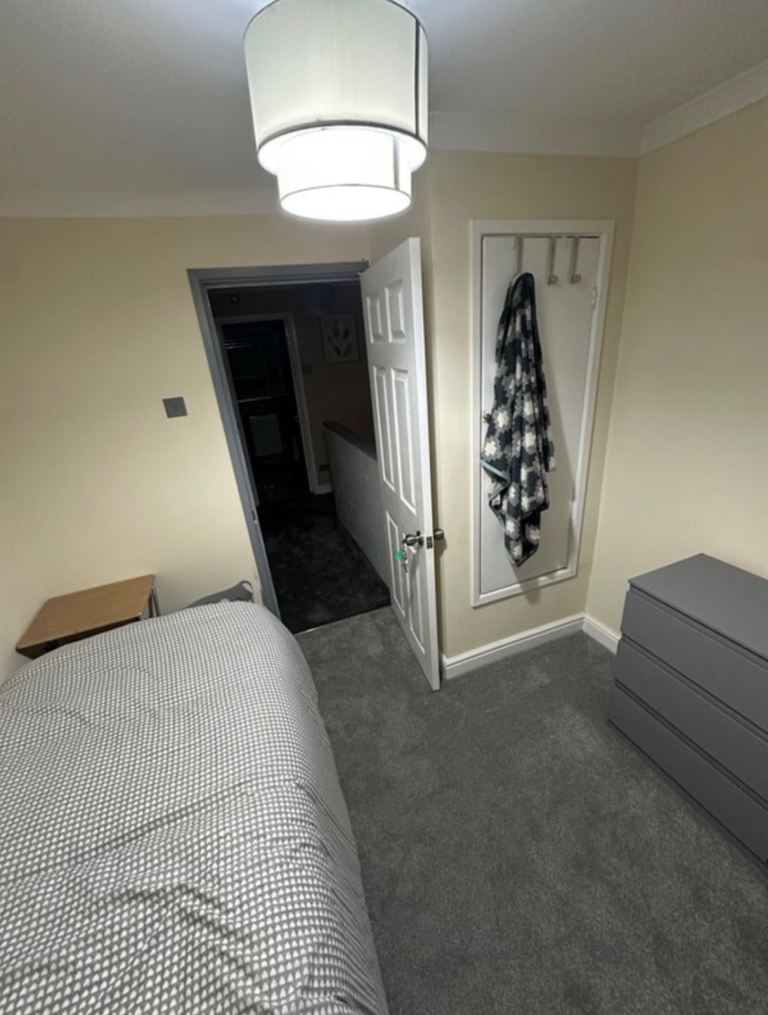 Single Room For Rent 