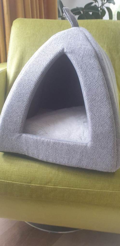 Cat bed perfect paws igloo
