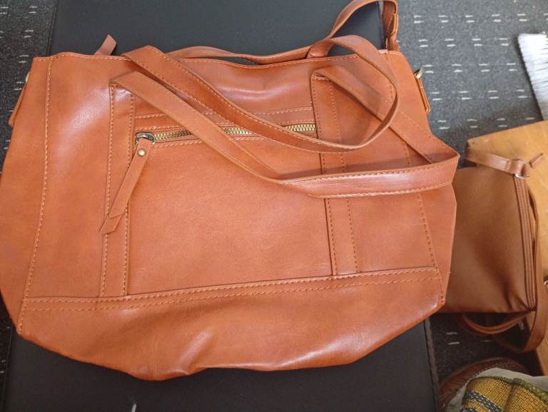 leather shoulder bag.