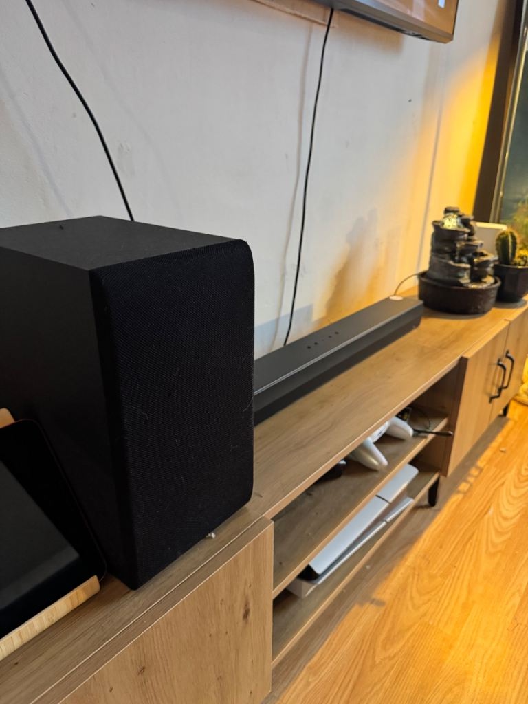 LG Soundbar with Subwoofer - Great Condition & Amazing Sound