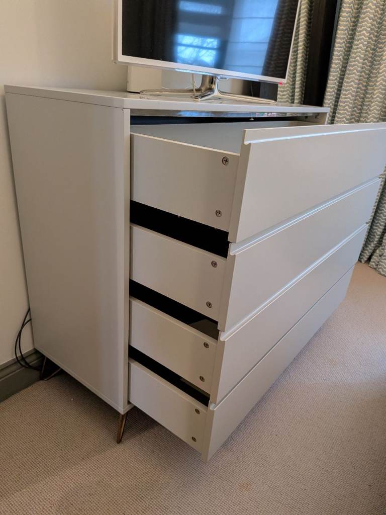 4 Drawer Dresser - Light grey