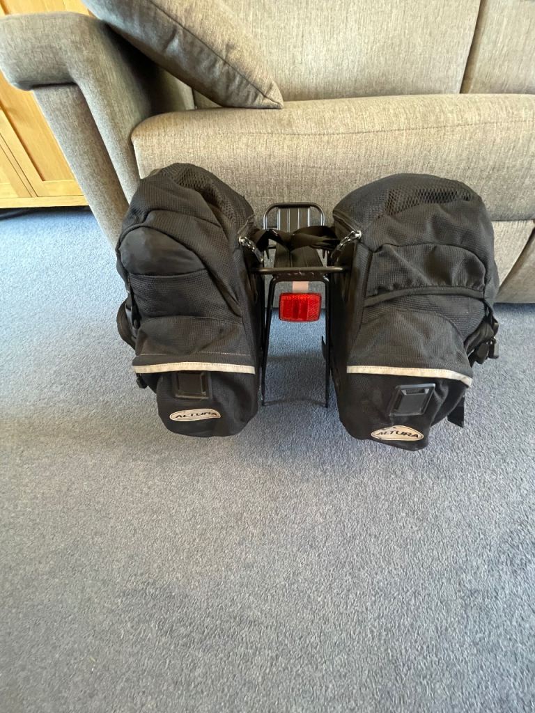 ##Now SOLD### Altura Medium Panniers and Pannier Rack