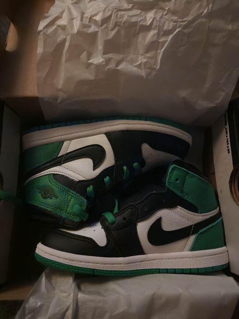 Jordan 1s Retro High OG toddler