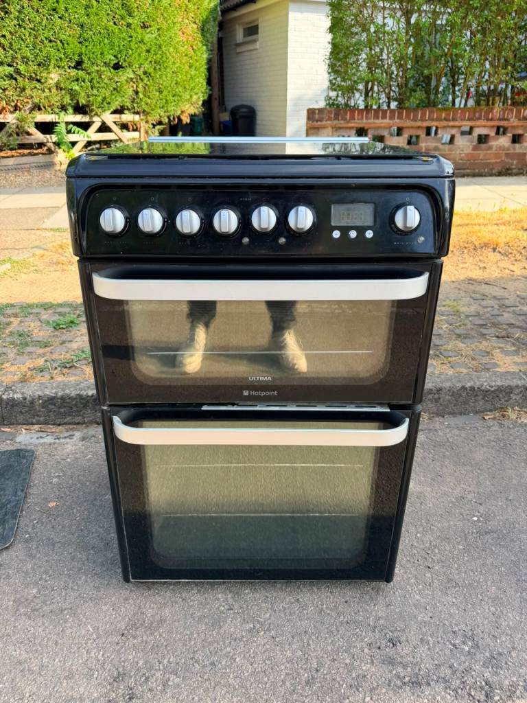 Hotpoint 60cm Gas  Freestanding Cooker with Double Oven
