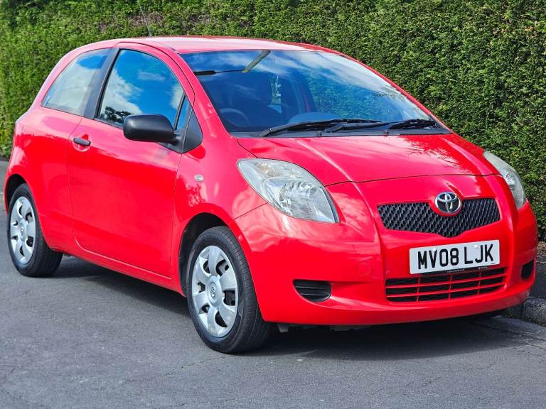 2008 Toyota Yaris 1.0 VVT-i T2 Red 3-door Hatchback 