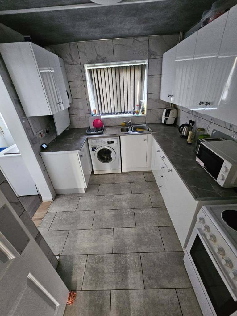  6-Bedroom Modern Supported Accommodation – Universal Credit, ESA, JSA & PIP accepted