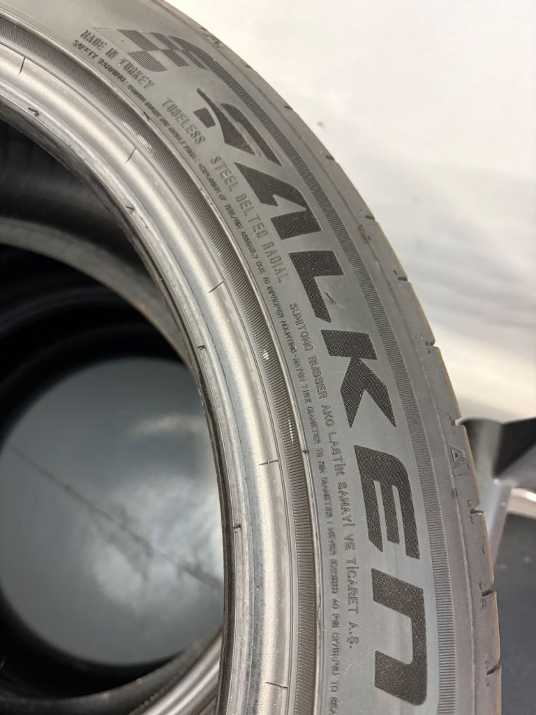 Falken Azenis 245/45/R20