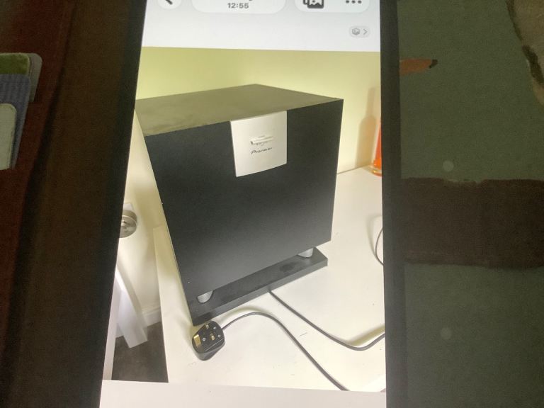 Mains power bass sub woofer. Ideal for tv connection or music system.