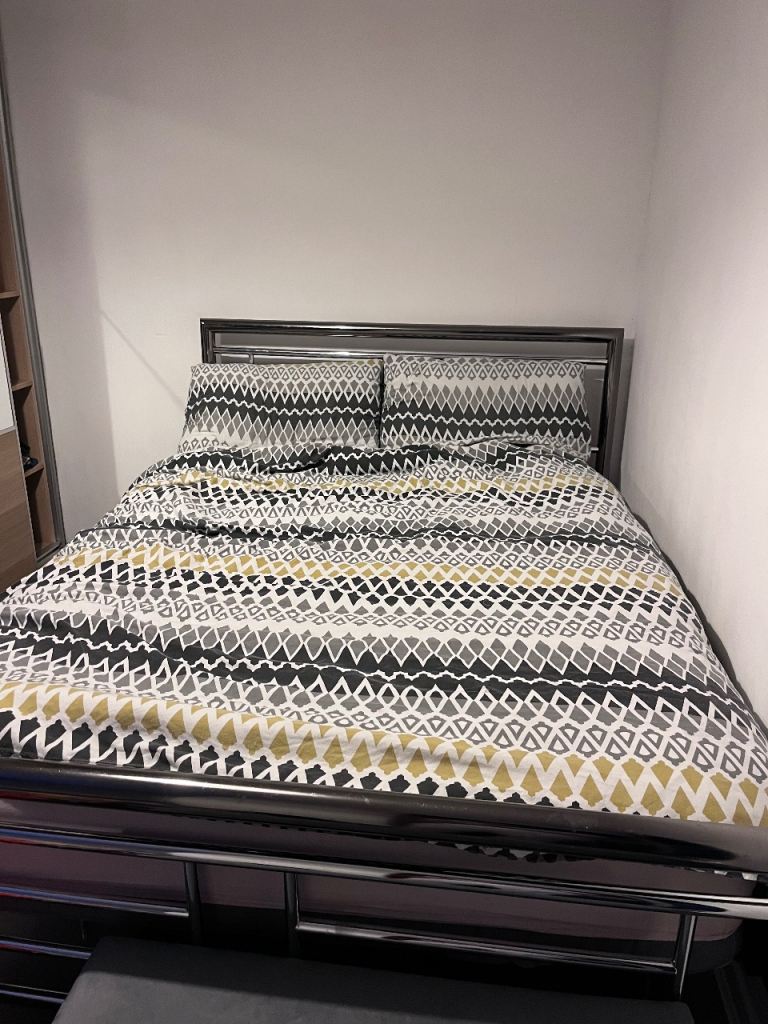 Double bed frame 