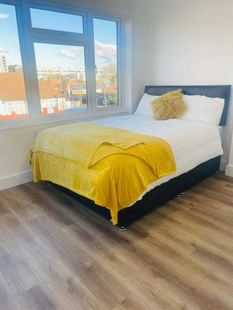 Spacious & Cosy En-suite Room for Rent – UB3 4NW