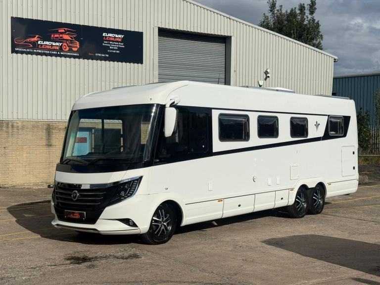 NIESMANN + BISCHOFF ARTO 88EK AUTO - ClouLine High Level Luxury 4 Berth A Class