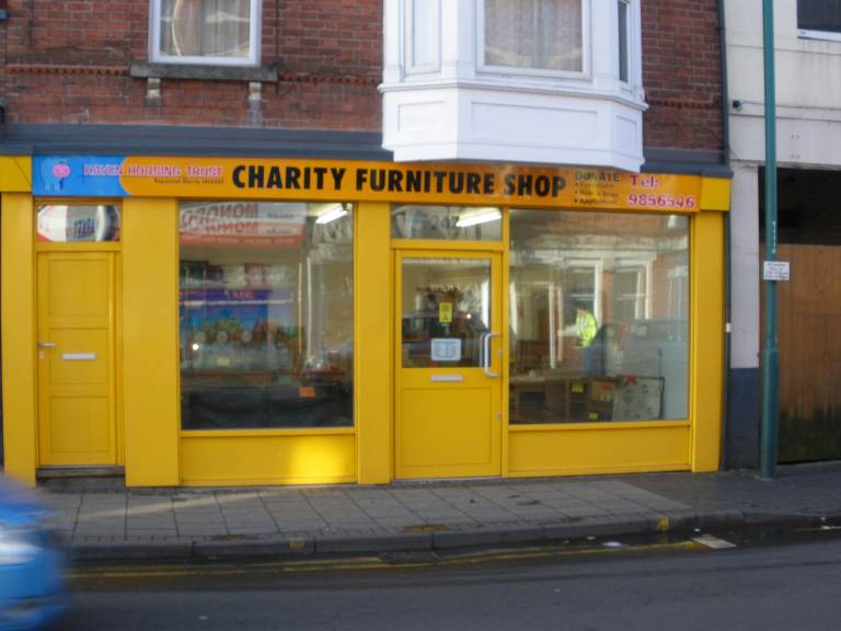 TRADITIONAL MAHOGANY EXTENDING TABLE AND 4 CHAIRS at HAVEN TRUST CHARITY SHOP