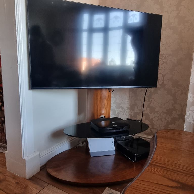 Study and stylish Tv mounted stand 