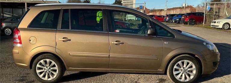 2014 Vauxhall Zafira 1.8i Design Nav 5dr ++ ULEZ / 11 SERVICES / BLUETOOTH ++ MPV Petrol Manual