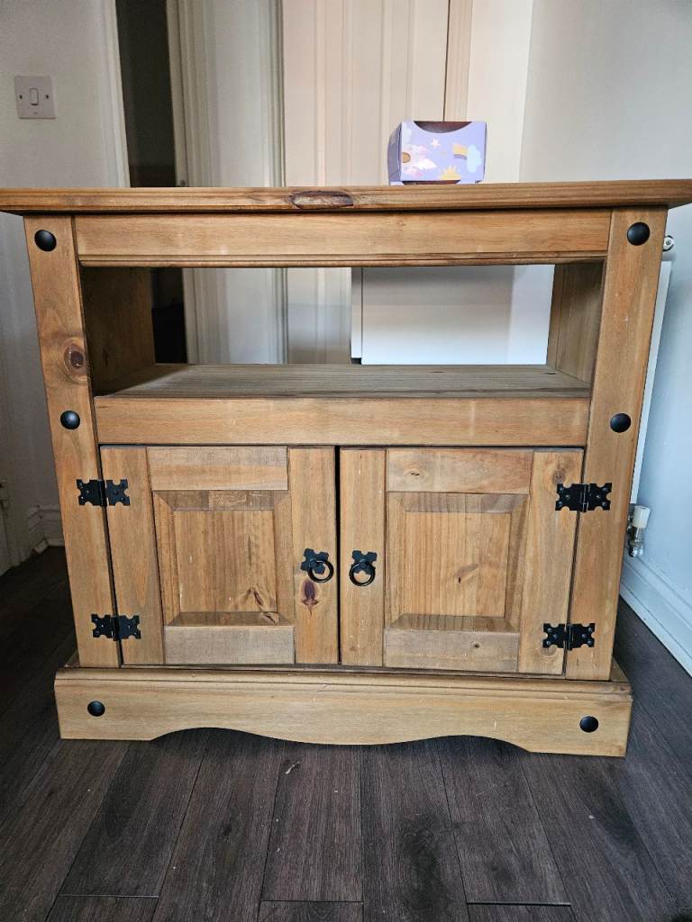 Wooden TV Stand/Cabinet 📺 
