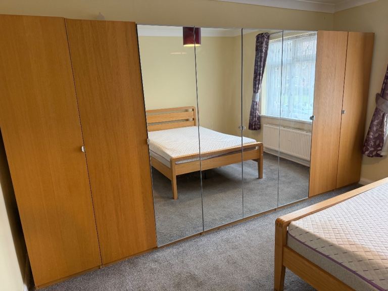 ROOM FOR RENT KING SIZE ALL BILLS INCLUDING 