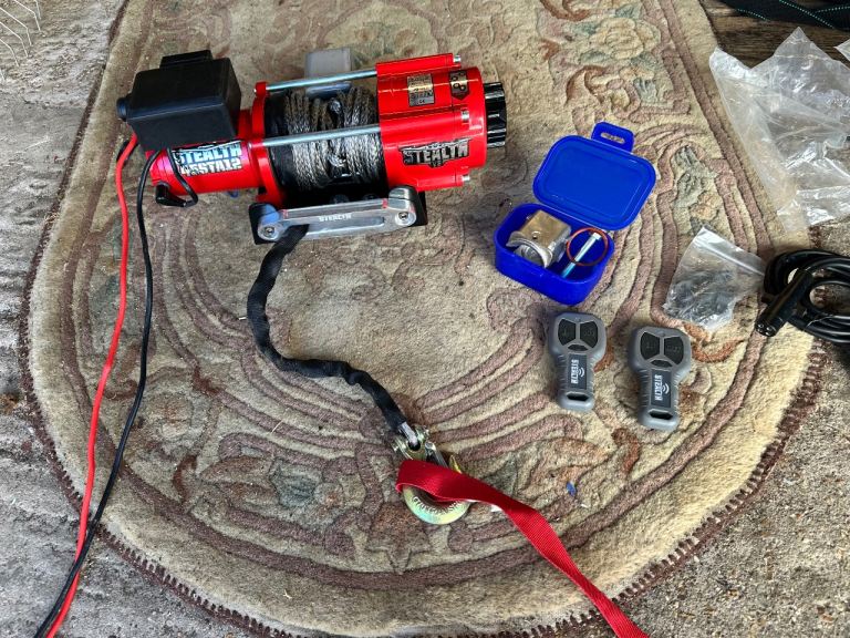 Stealth 12 volt winch