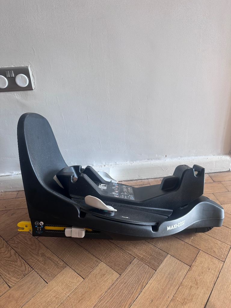 Maxi-Cosi Car Seat Base – Good Condition