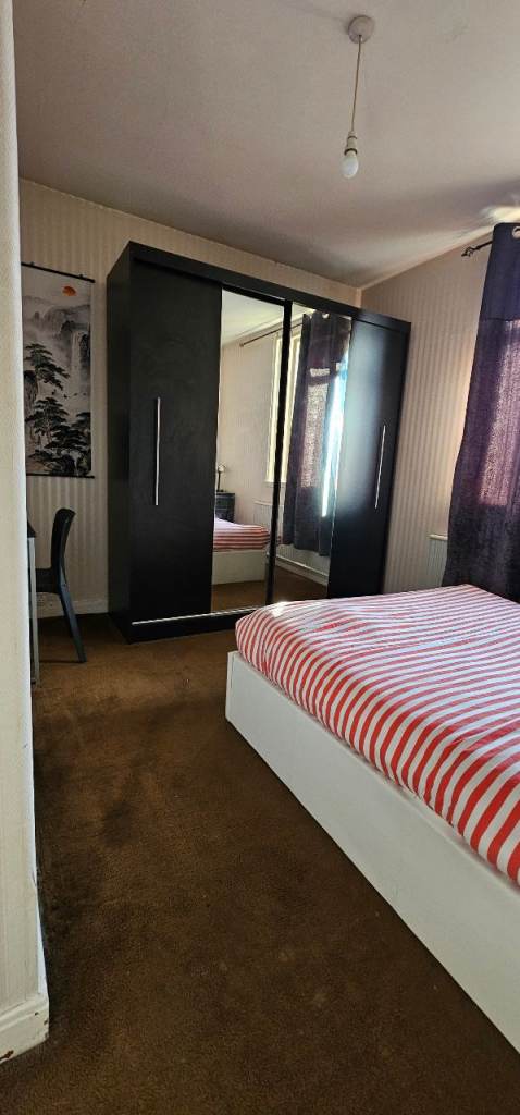 Double Room – Parkhead Drive, EH11 | £630 pcm + 50% utilities