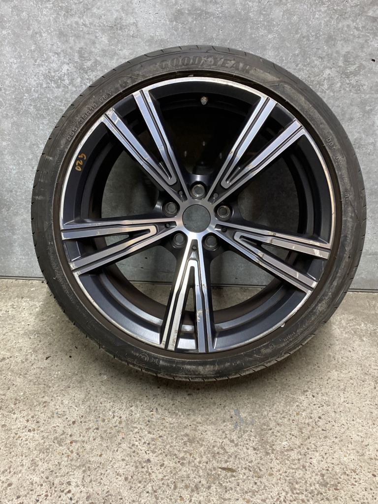 BMW 3 Series 19 inch alloy G20 255/35/19 rear wheel 