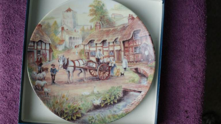 ROYAL WORCESTER -FRESH AS THE MORNING DEW PLATE
