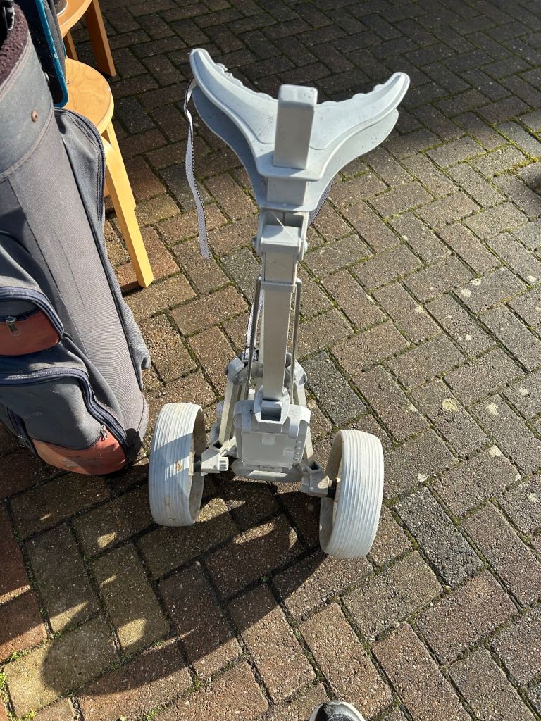 13 golf clubs set and bag and trolley 