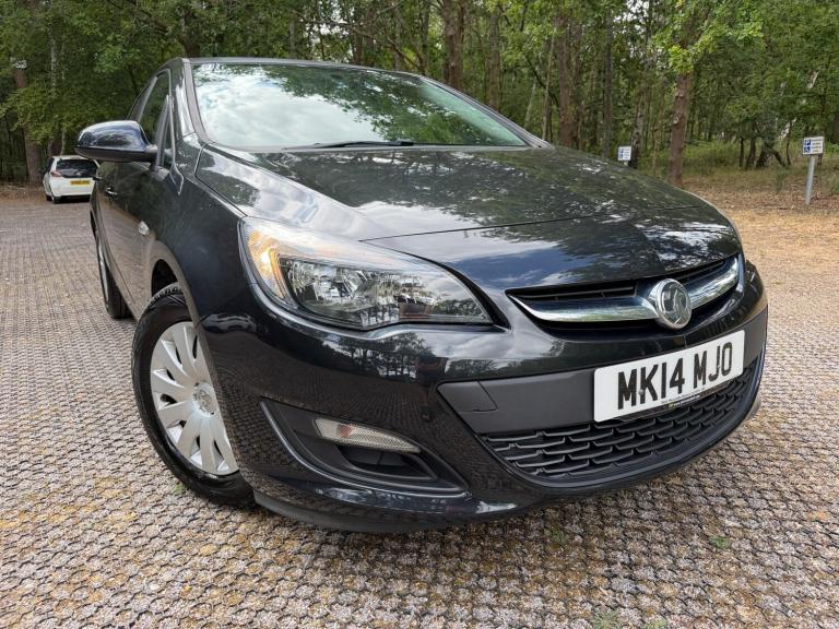2014 Vauxhall Astra 1.7 CDTi 16V ecoFLEX Exclusiv 5dr [99g/km] [SS] HATCHBACK DIESEL Manual