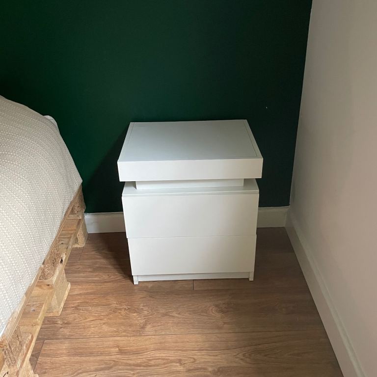 White Bedside Table with Storage – Good Condition