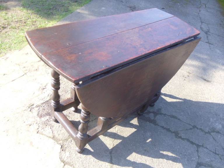 Antique 17th century Georgian gate leg oak table.
