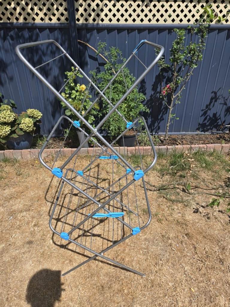Folding Clothes Airer – Good Condition