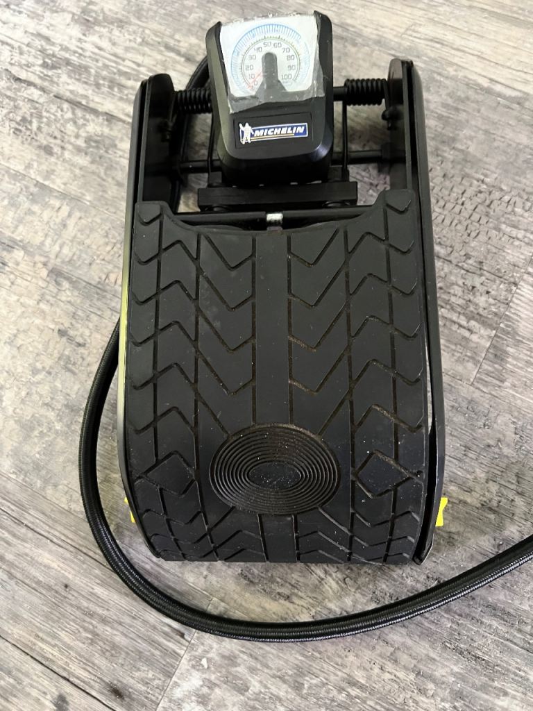 Michelin analogue footpump 