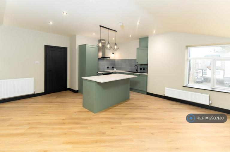 2 bedroom flat in Park Road, Rossendale, BB4 (2 bed) (#2937130)