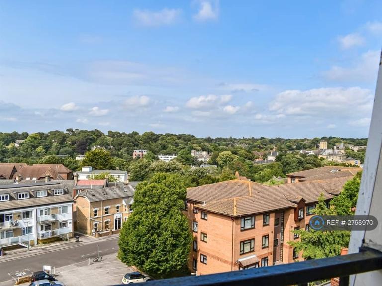 2 bedroom flat in Norwich Road, Bournemouth, BH2 (2 bed) (#2768970)