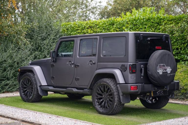 2013 Jeep Wrangler 2.8 CRD Sahara SUV 4dr Diesel Auto 4WD Euro 5 (197 bhp) CONVERTIBLE Diesel Aut...