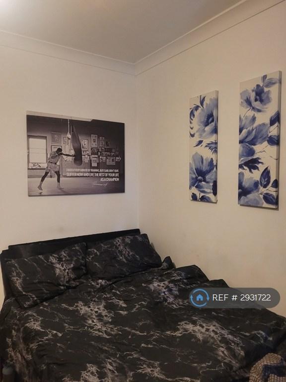 1 bedroom in Napier Road, London, E11 (#2931722)
