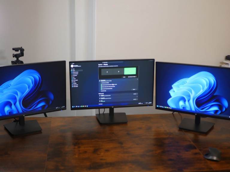 Monitors - 24" inch 2K
