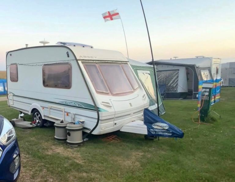 2002 Abbey GTS 2 Birth Caravan 