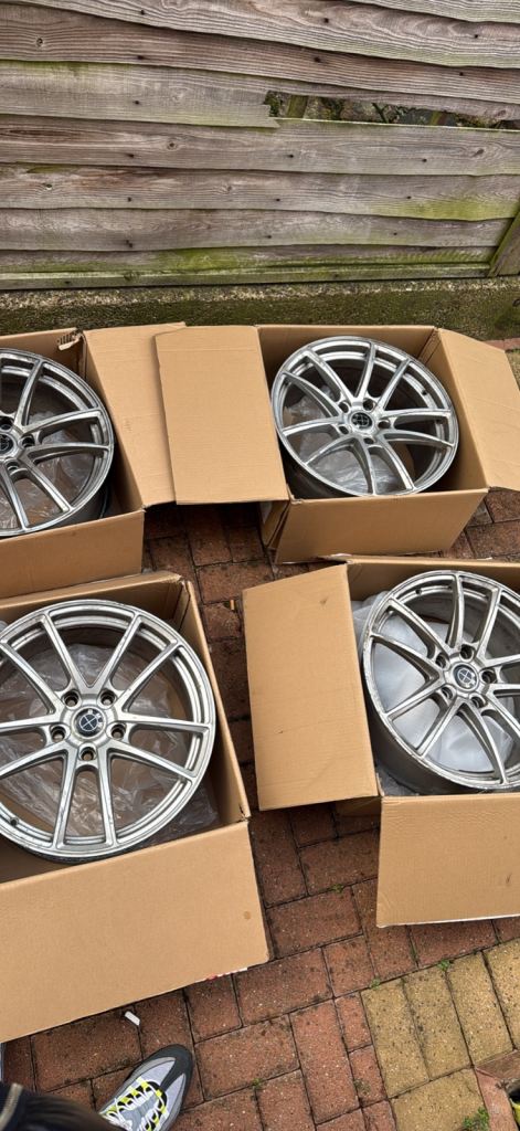 BMW ALLOYS 18 INCH