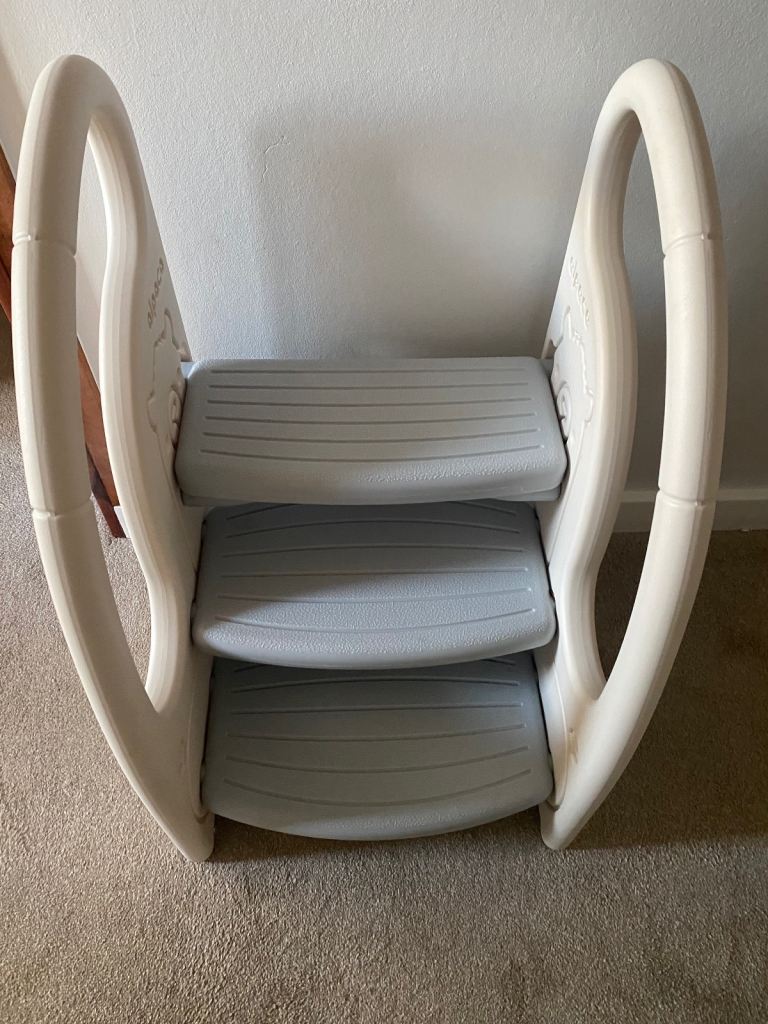 Alpaca toddler step stool/helper tower