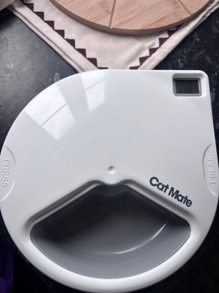 Cat mate automatic feeder 