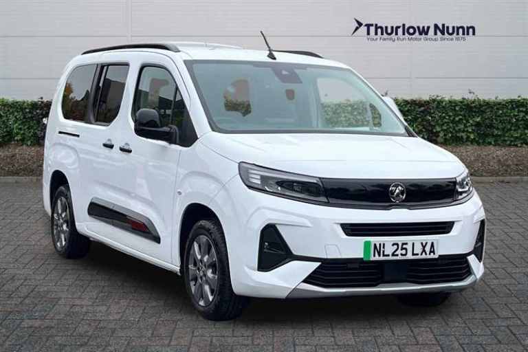 2025 Vauxhall Combo Life Electric 52kWh Ultimate XL MPV 5dr Electric Auto (7.4kW Charger) (136 ps...